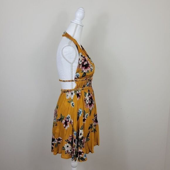 Illa Illa Floral Halter Dress. Yellow S#012 - Picture 7 of 14